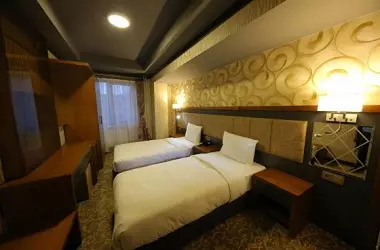 هتل تحت پالاس